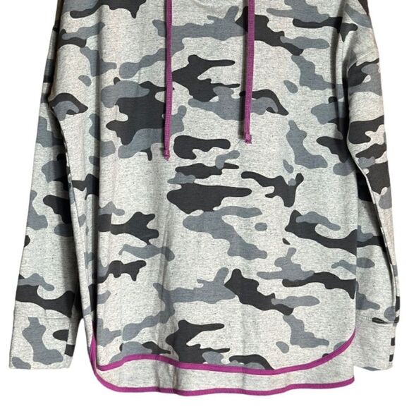 SUNDRY Camo Print With Pink Trim Pullover Size 2 Medium 8-10 📦 - Picture 6 of 8